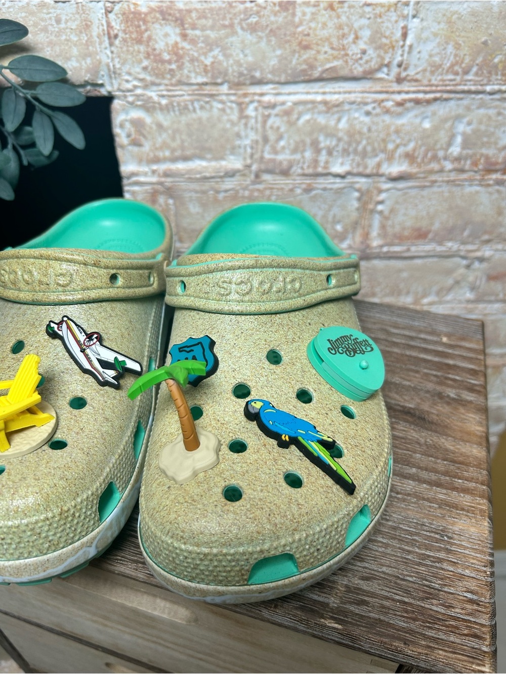 Crocs x Jimmy Buffett Margaritaville Clogs M7 W9 W/ Complete Jibbitz set - Picture 5 of 12
